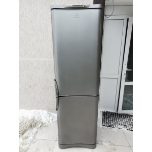 Холодильник Indesit C240G.016. Photo 2
